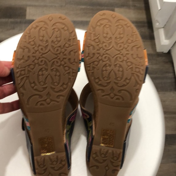 L’Atiste Swan Sandal in Navy Multi NWOB Size 40 EU US 9 - Picture 12 of 14